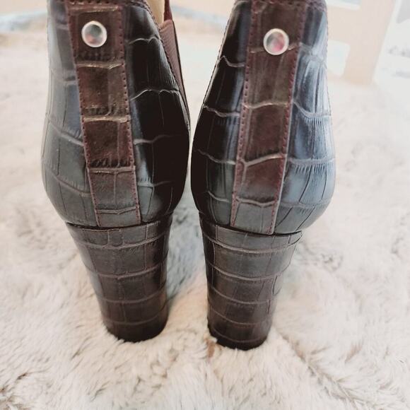 MARC FISHER BROWN SUEDE PEEP TOE HEELS SIZE 6M - Picture 5 of 7